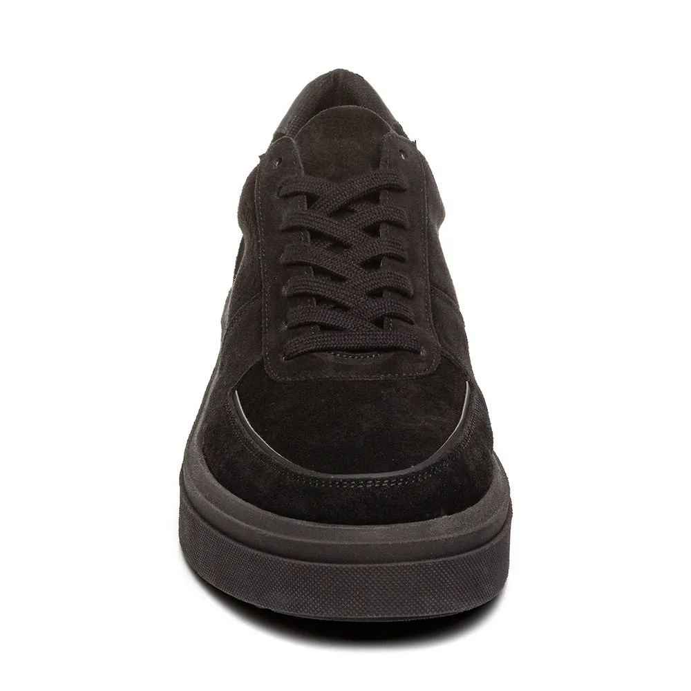 Flynn Sneaker in Black