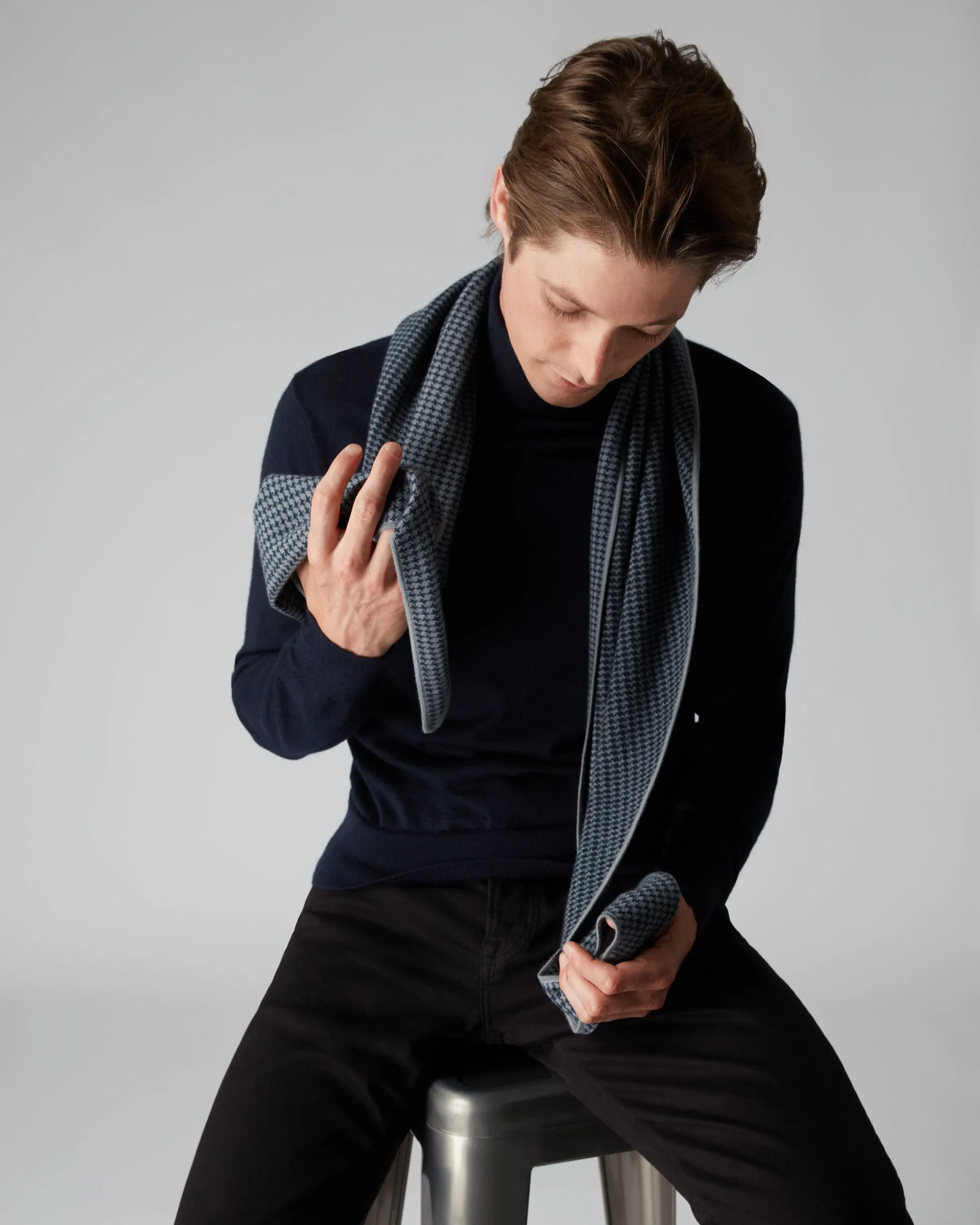 Superfine Cashmere Scarf in Derby Grey and Lava Blue