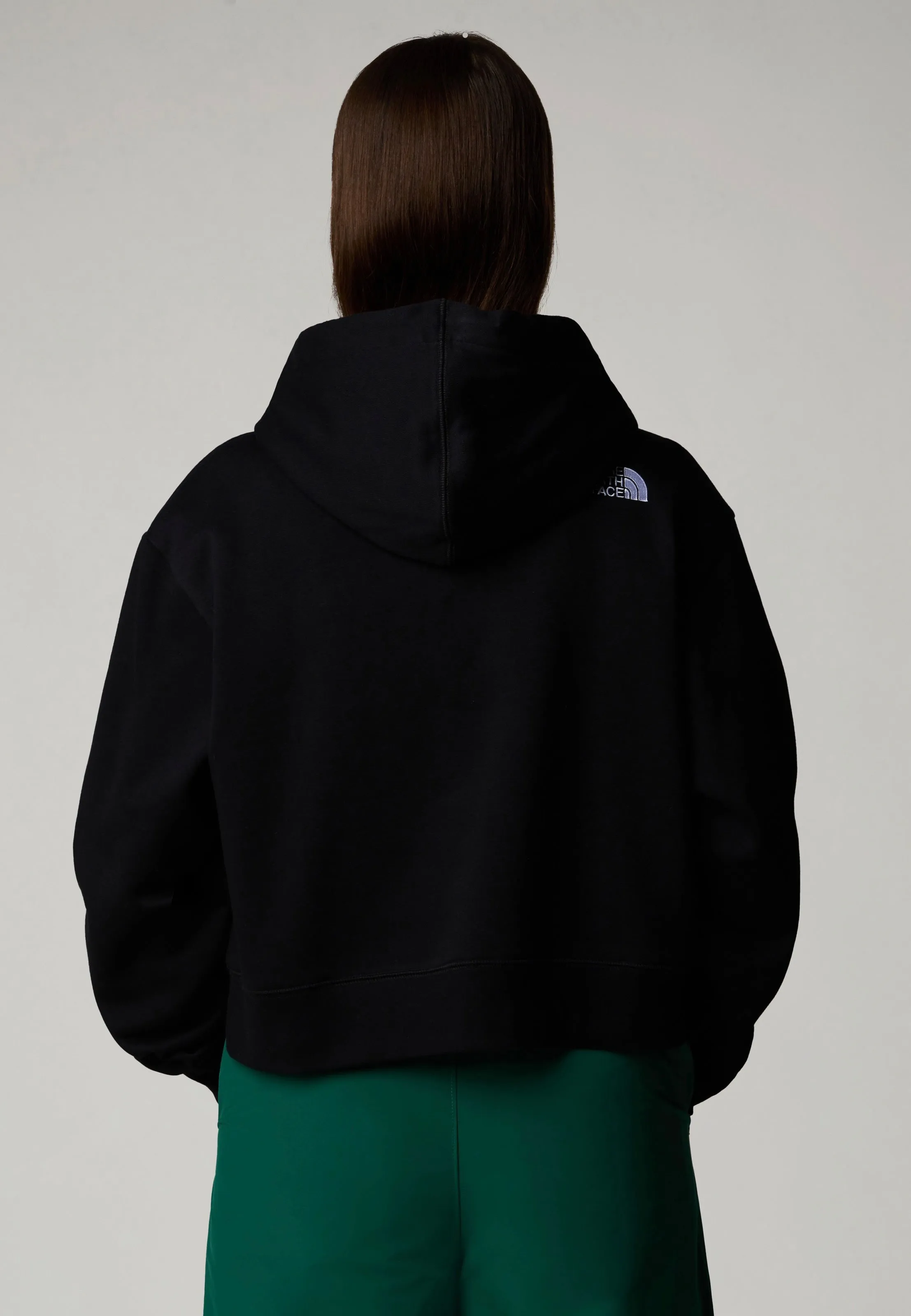 The North Face Essential Crop Hoodie in Tnf Black