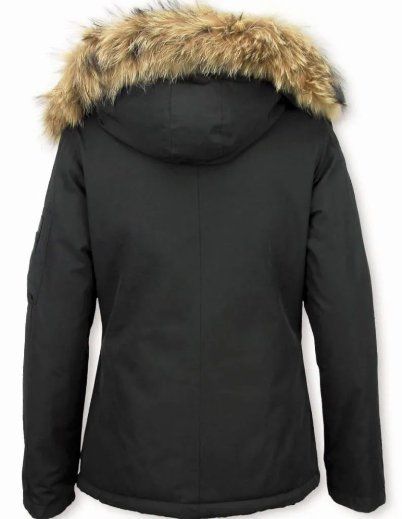 Women's Winter Coat with Fur Collar - Short Parka Stitch Bag in Black.