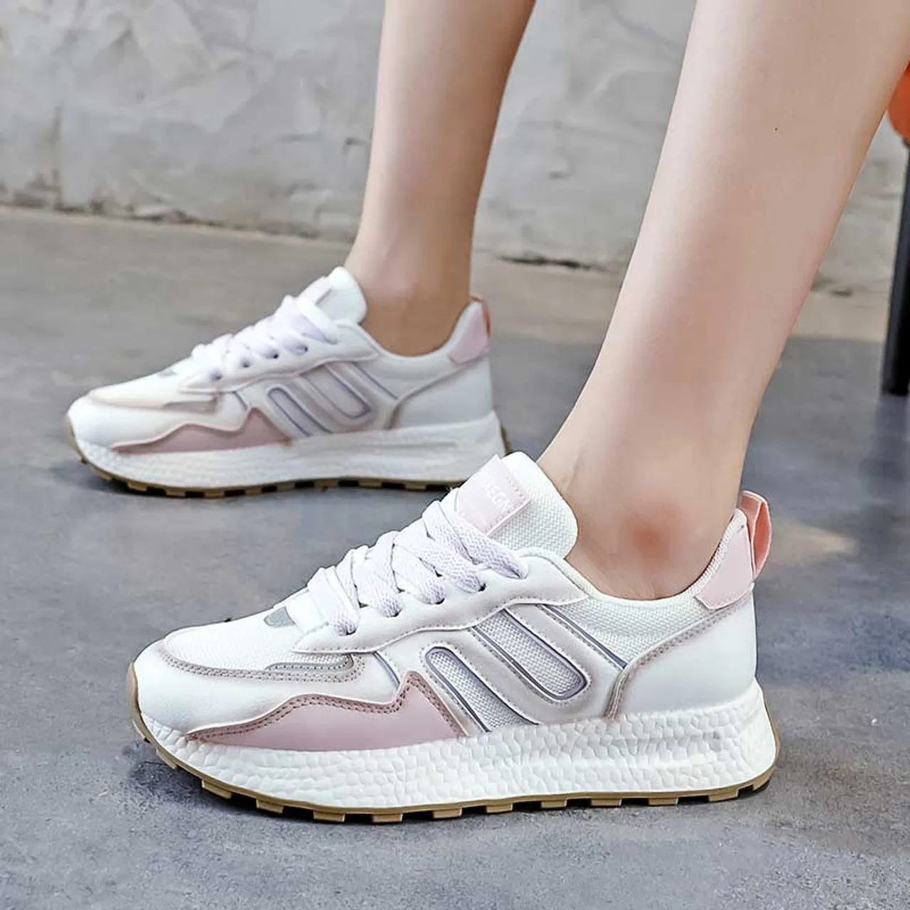 White Casual Shoe Sneaker with Pink Label Pattern